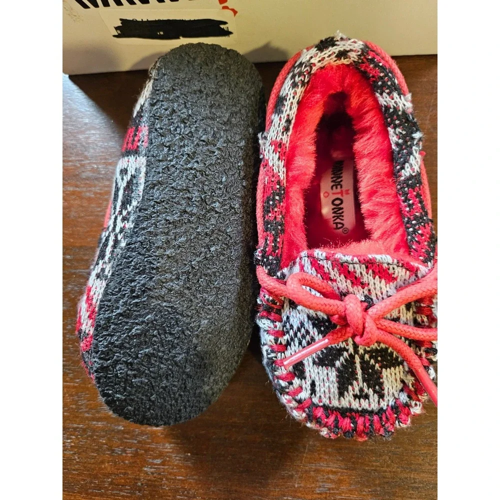 Minnetonka 4908 Cassie Kid/Girl Faux Fur Lined Slippers Snowflake Red - Size 7‎